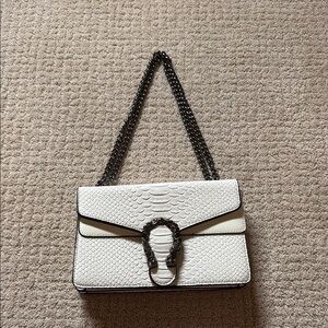 Elegant White Chain Strap Bag